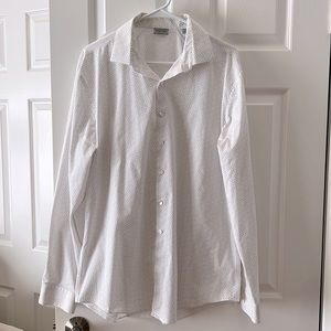 Kenneth Cole dotted dress shirt, Size 34/35, Neck 16.5